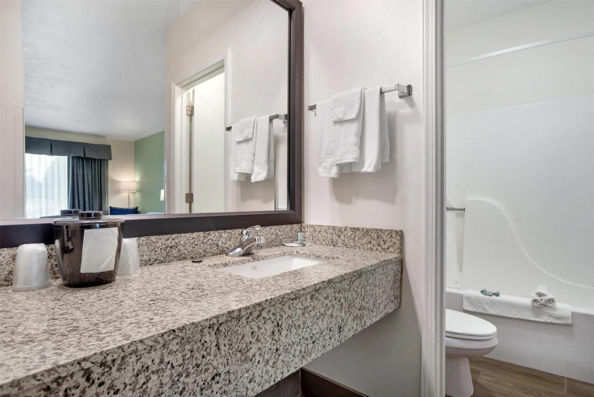 Best Western Navarre Waterfront Exterior foto